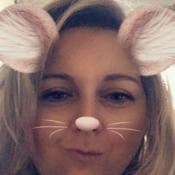 ❤️Meet your Posher, Connie❤️ 💜PRAY*LOVE*LIVE💜 - Picture 5 of 8